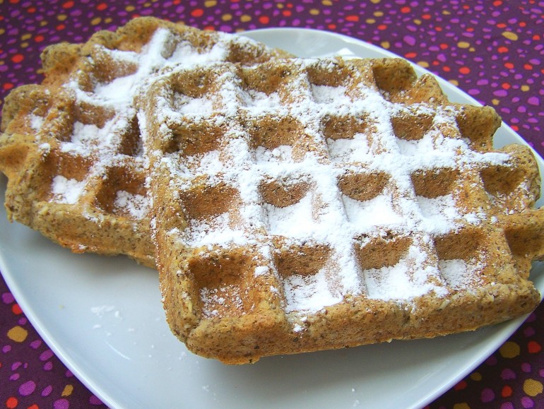 Low carb vegan waffles