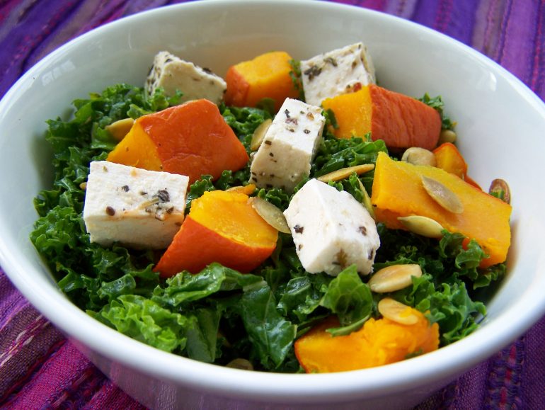 Kale-pumpkin salad, low carb vegan