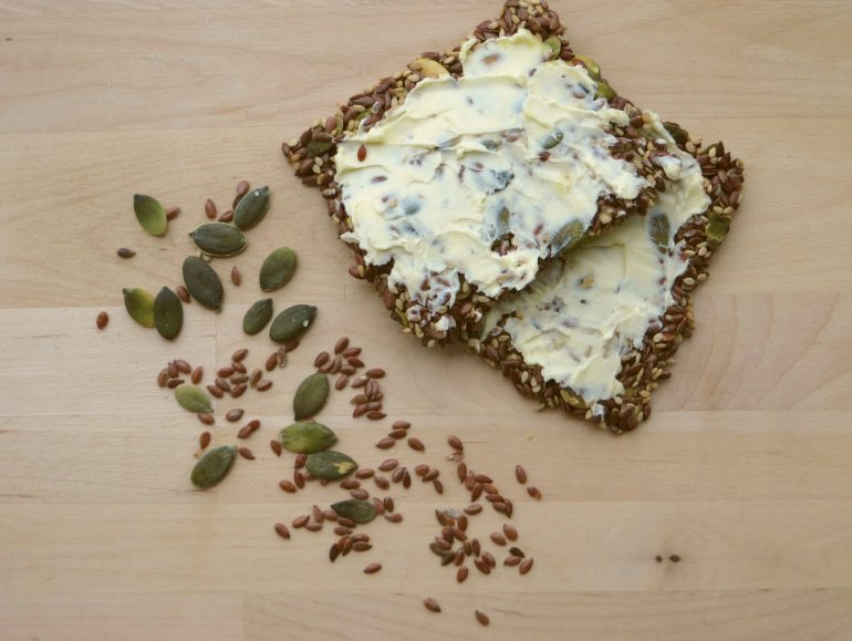 Flax-pumpkin seed crackers, vegan